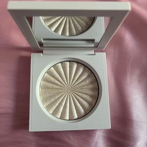 OFRA x Nikkietutorials Highlighter in Glazed Donut